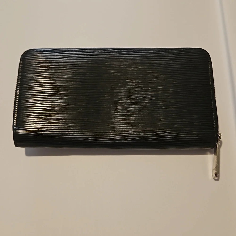 Louis Vuitton black epi zippy organizer wallet - Picture 5 of 12